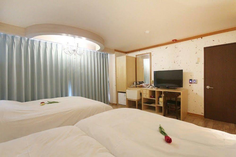 Jeonju Tourist Hotel Экстерьер фото